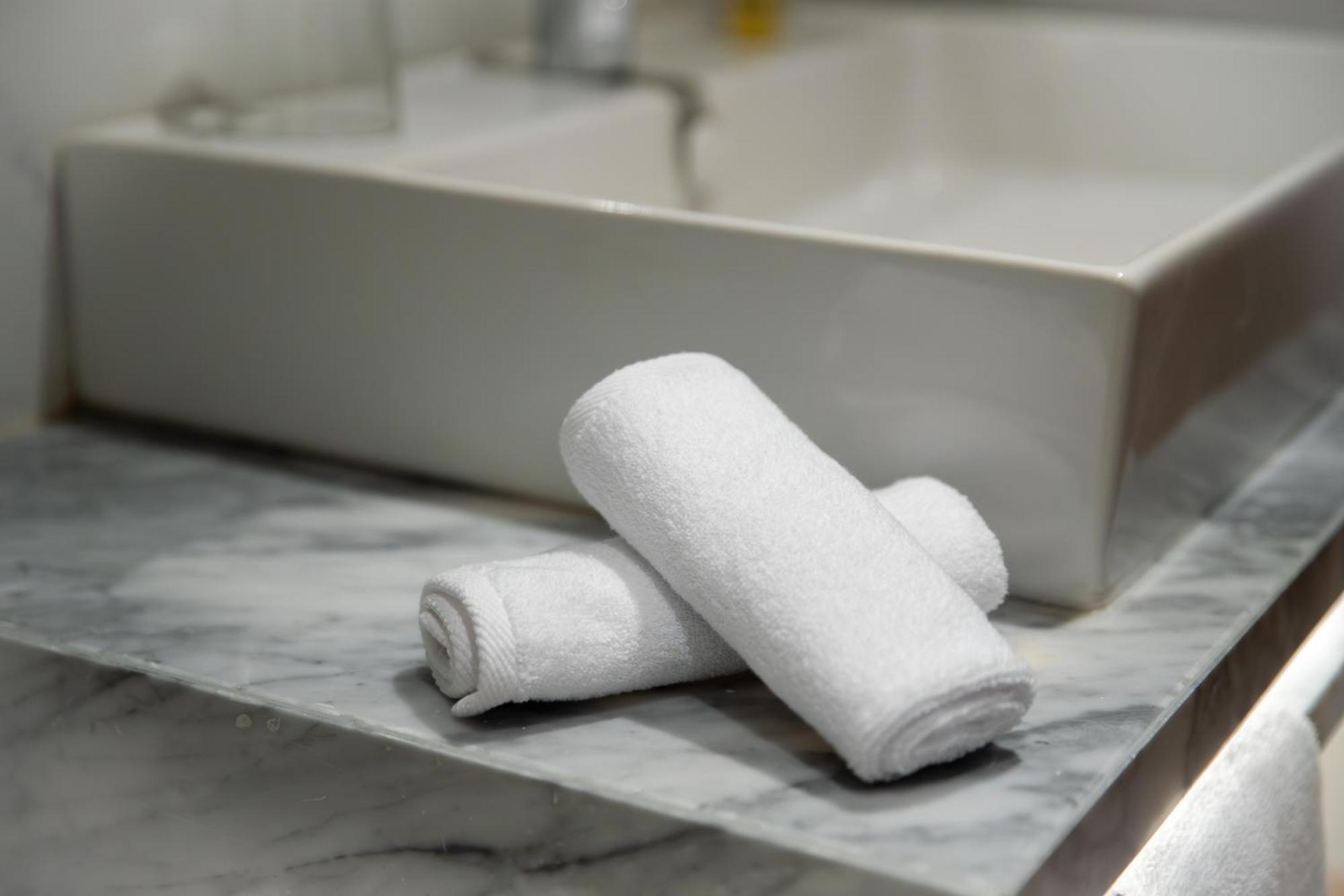 Dominium Palace 阿加迪尔 外观 照片 A rolled hand towel