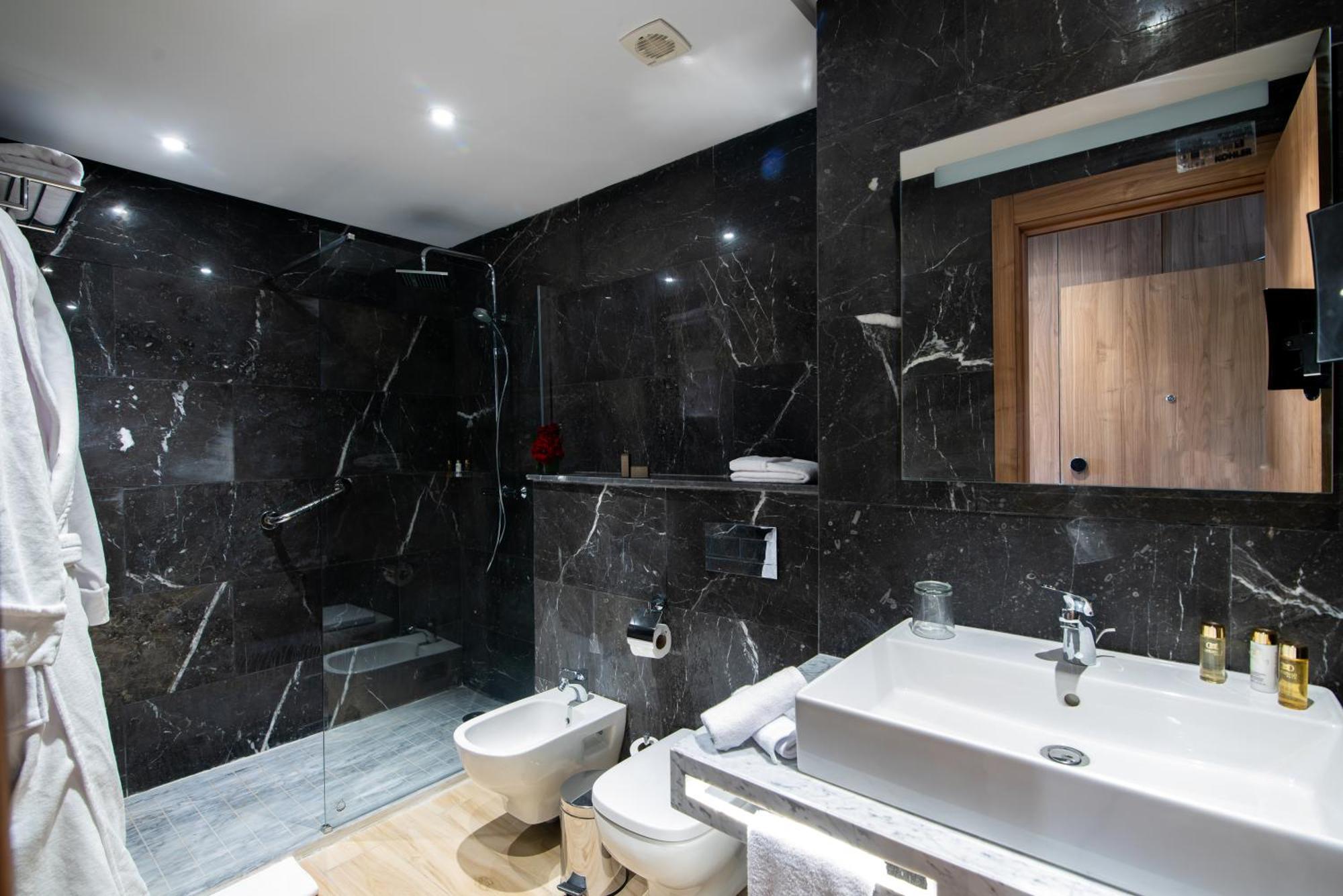 Dominium Palace 阿加迪尔 外观 照片 Bathroom with shower enclosure
